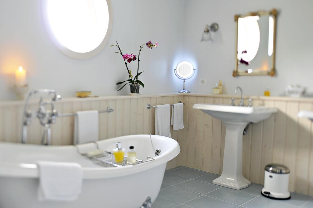 Bed and Breakfast La Belle Saison Mollens  Zimmer foto